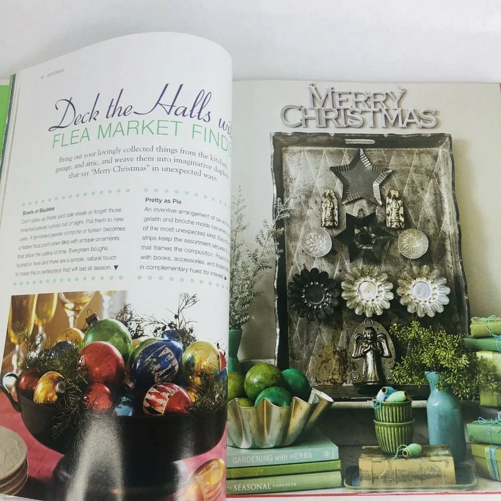 2 Christmas With SOUTHERN‎ LIVING Books 1983 2011 Cookbooks Recipes Decorating